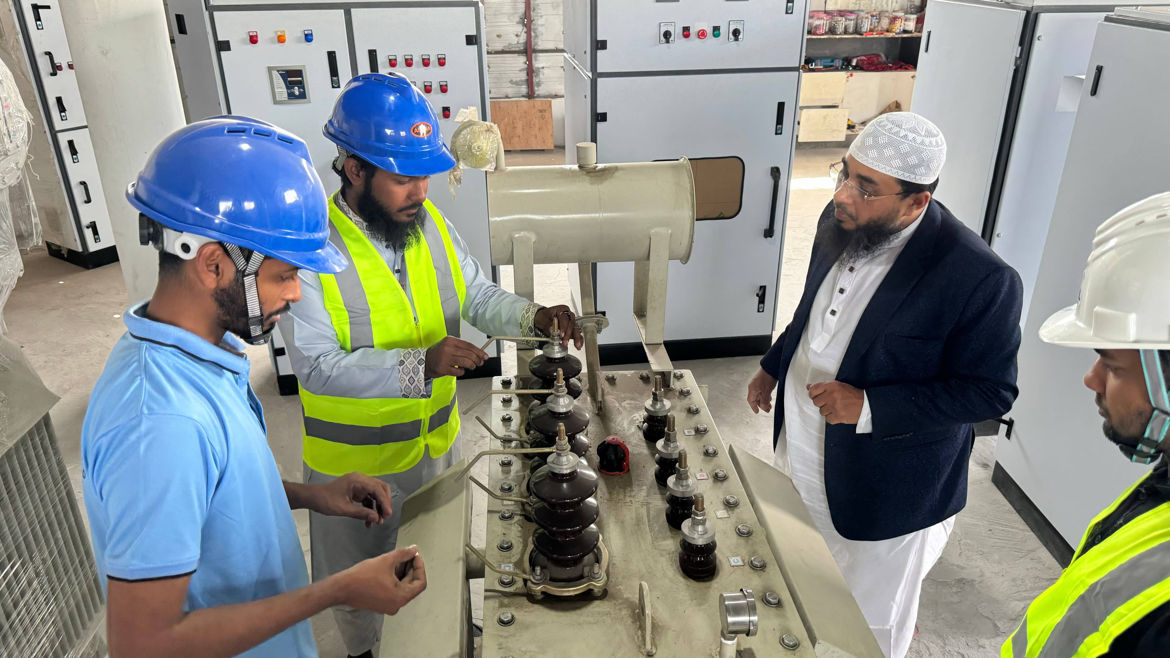 Distribution transformer with HT cables
